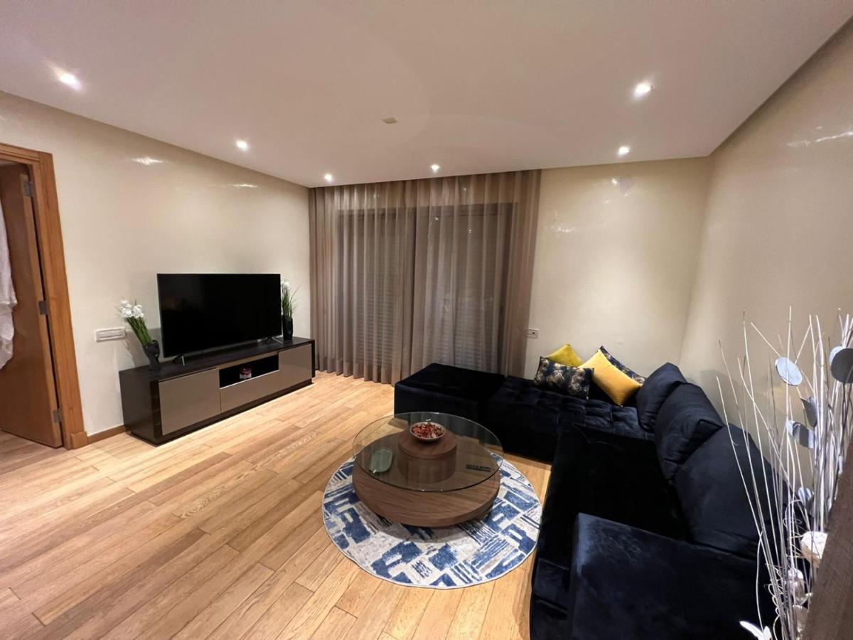 Superb New With View & Free Parking *