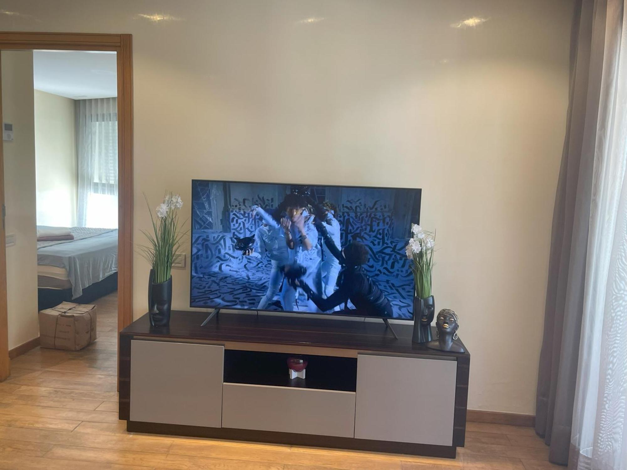 Superb New With View & Free Parking *